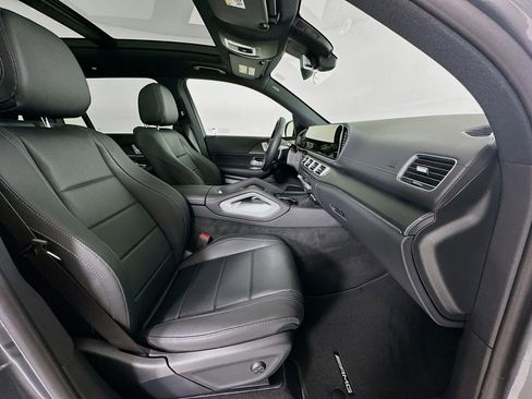 New 2026 Mercedes-Benz GLS 450 4MATIC image 32
