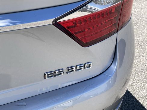 Used 2013 Lexus ES 350 w/ Luxury Pkg FWD image 11