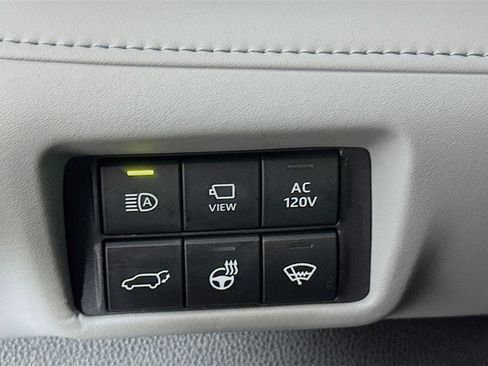 Used 2022 Toyota Highlander Limited image 17