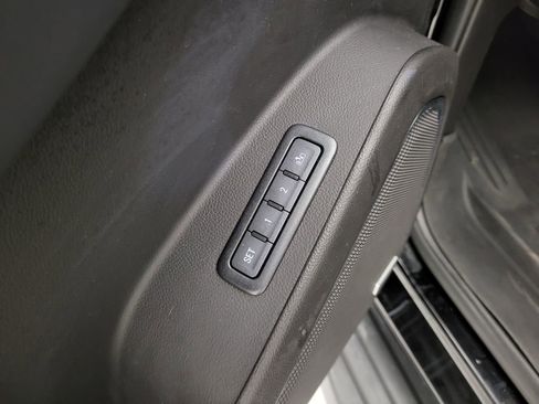 Used 2017 Chevrolet Tahoe LT image 3