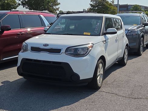 Used 2014 Kia Soul FWD image 2
