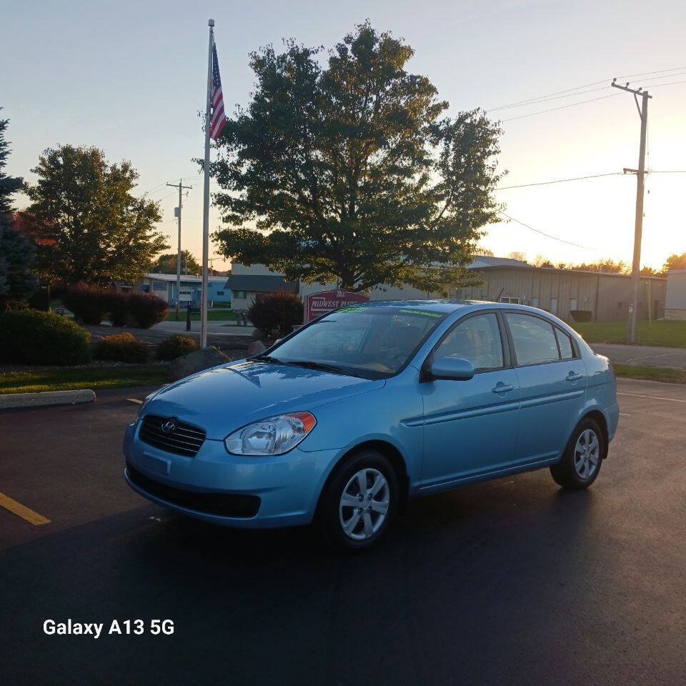 Used 2010 Hyundai Accent GLS w/ Premium Pkg 4 FWD image 1