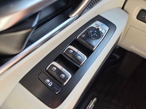 Used 2023 Kia Telluride EX w/ EX Captain's Chair Package image 22