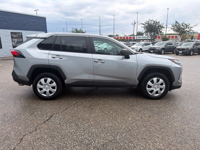 Used 2025 Toyota RAV4 LE AWD/4WD image 6