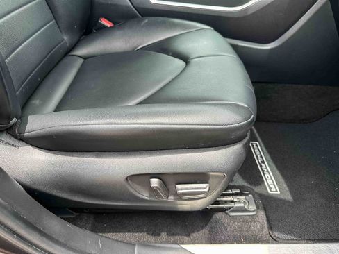 Used 2023 Toyota Highlander XLE AWD/4WD image 26