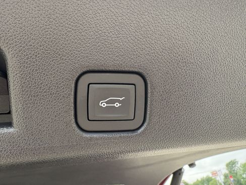 Used 2026 Chevrolet Traverse High Country w/ LPO, Floor Liner Package FWD image 20