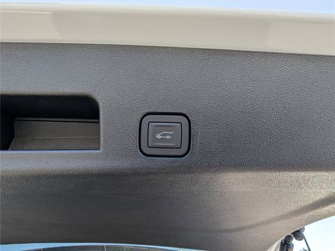 New 2026 Chevrolet Traverse LT w/ Driver Confidence Package image 9