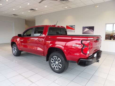 Used 2023 Chevrolet Colorado Z71 w/ Z71 Convenience Package 2 AWD/4WD image 6