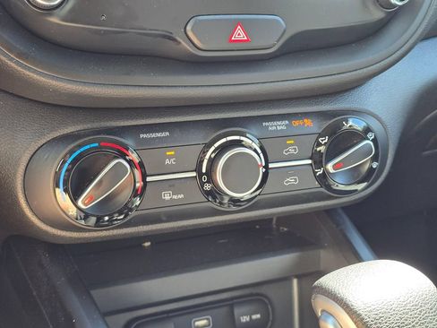Used 2023 Kia Soul LX FWD image 19