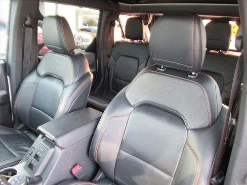 Used 2022 Ford Bronco Badlands w/ Sasquatch Package image 17