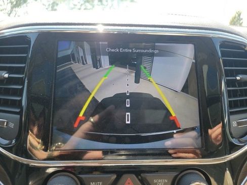 Used 2020 Jeep Grand Cherokee Overland image 27