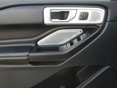 Used 2020 Ford Explorer ST w/ Premium Technology Package image 28