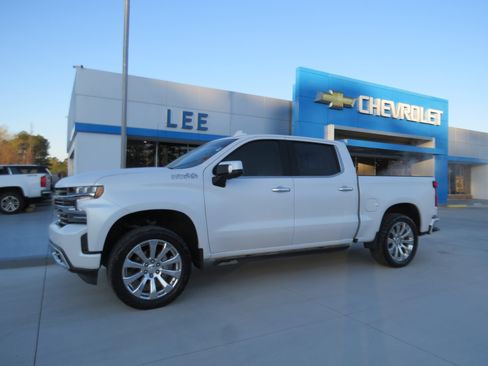 Used 2022 Chevrolet Silverado 1500 High Country w/ Technology Package image 28