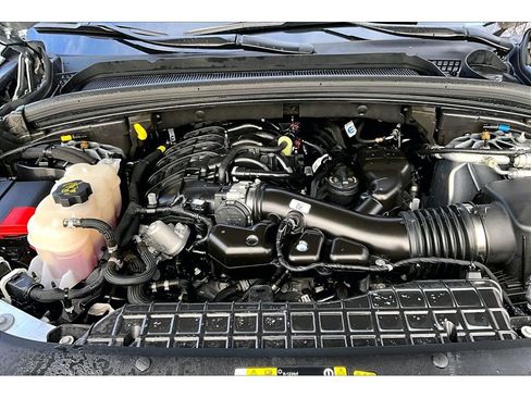 Certified 2024 Jeep Grand Cherokee Overland w/ Luxury Tech Group IV image 11