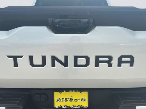 Used 2024 Toyota Tundra Platinum AWD/4WD image 32