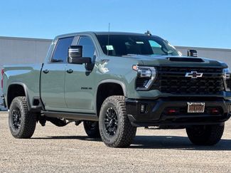 New 2026 Chevrolet Silverado 2500 ZR2 w/ LPO, Dark Essentials Package video 2
