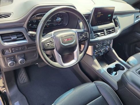 Used 2024 GMC Yukon XL SLT image 21