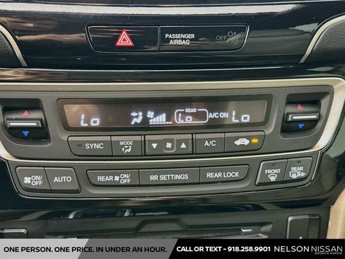 Used 2022 Honda Pilot Touring image 16