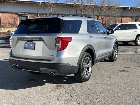 Used 2023 Ford Explorer XLT w/ Equipment Group 202A image 3