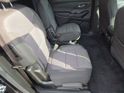 Used 2023 Chevrolet Traverse LT FWD image 6