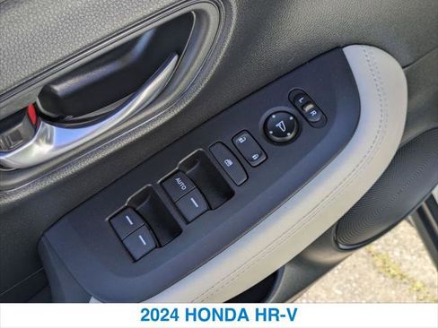 Used 2024 Honda HR-V LX image 13