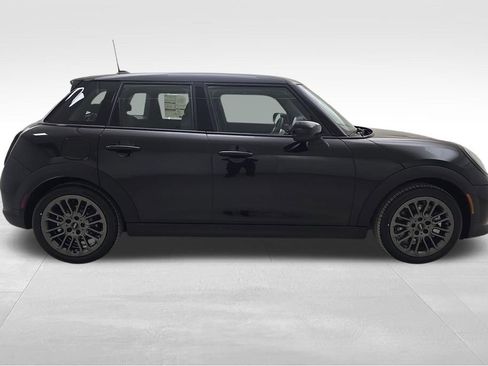 New 2026 MINI Cooper 4-Door Hardtop image 10