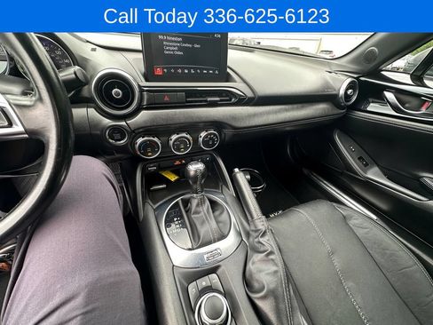 Used 2023 MAZDA MX-5 Miata Grand Touring RWD image 19