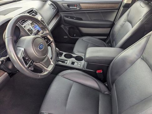 Used 2018 Subaru Outback 3.6R Limited image 16