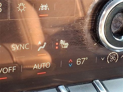 Used 2024 GMC Acadia Elevation image 25