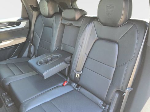 Used 2024 Porsche Cayenne AWD/4WD image 17