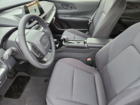 New 2026 Toyota Prius LE image 9