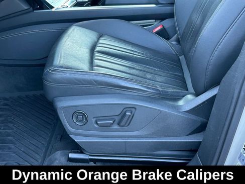 Used 2022 Audi e-tron Premium Plus w/ Premium Plus Package image 11