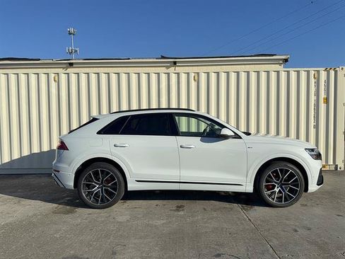Used 2019 Audi Q8 Prestige AWD/4WD image 2