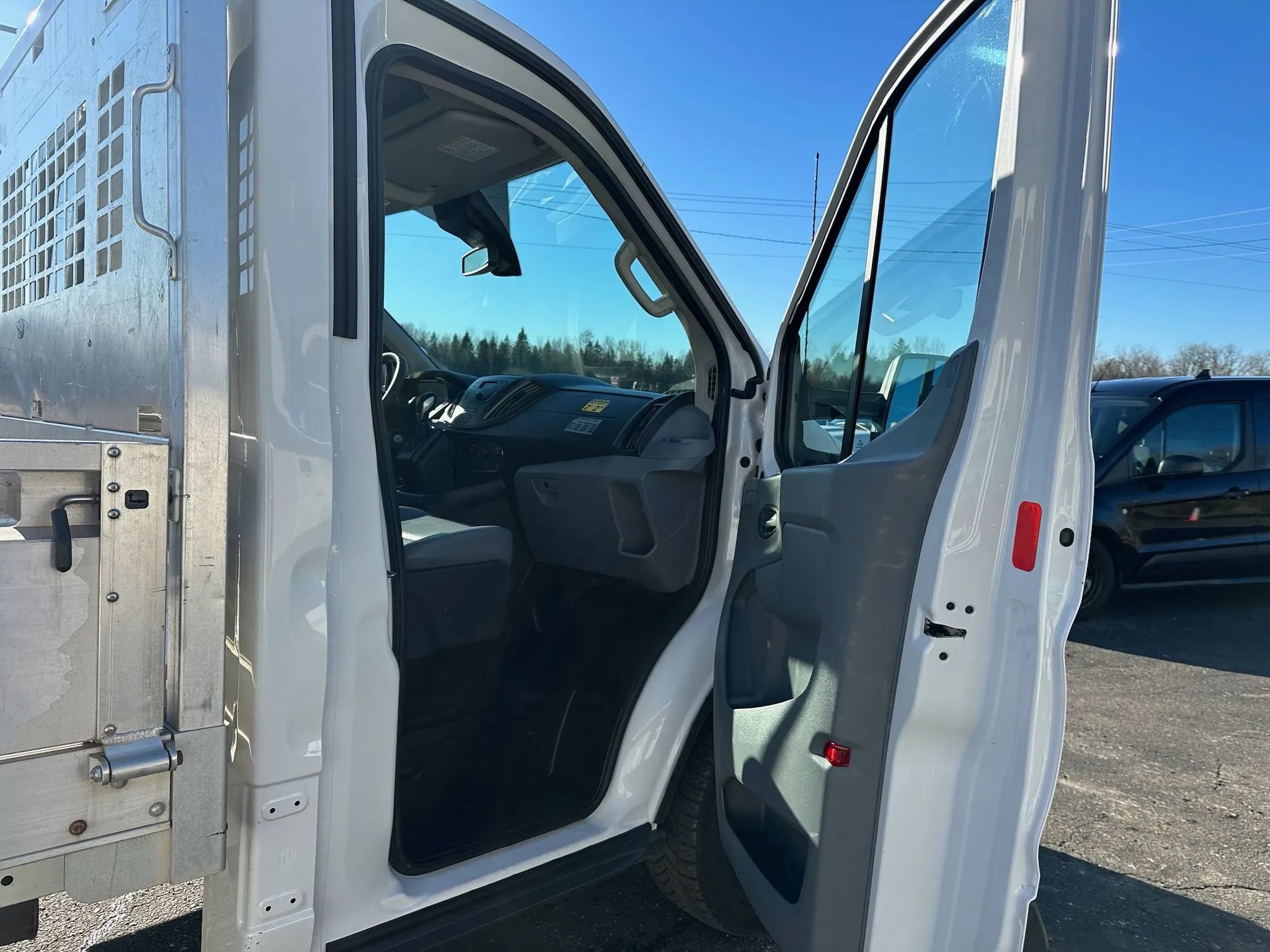 Used 2018 Ford Transit 250 138 RWD image 14