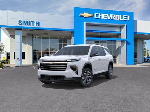 New 2026 Chevrolet Traverse LT w/ Driver Confidence Package FWD image 8