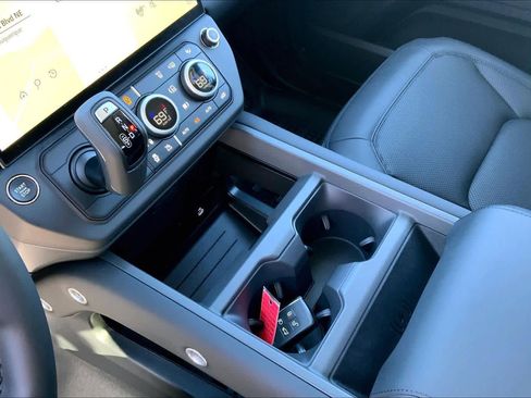 New 2026 Land Rover Defender 110 S AWD/4WD image 7