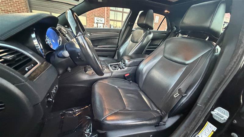 Used 2014 Chrysler 300 C AWD/4WD image 20
