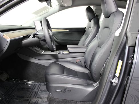 Used 2023 Tesla Model Y Long Range image 8