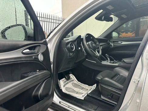 Used 2018 Alfa Romeo Stelvio Ti Sport image 7