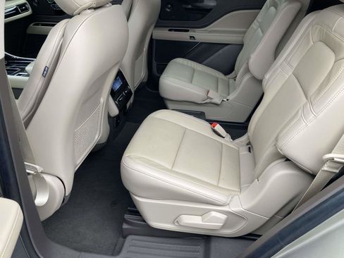 Used 2023 Lincoln Aviator Reserve w/ Equipment Group 201A image 18