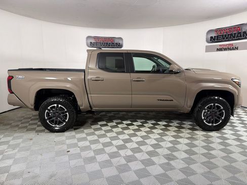 Used 2026 Toyota Tacoma TRD Sport image 2