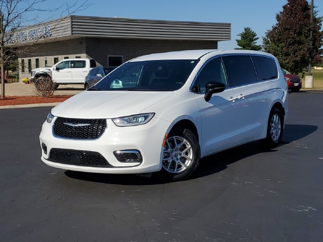 Used 2025 Chrysler Pacifica Select FWD image 38