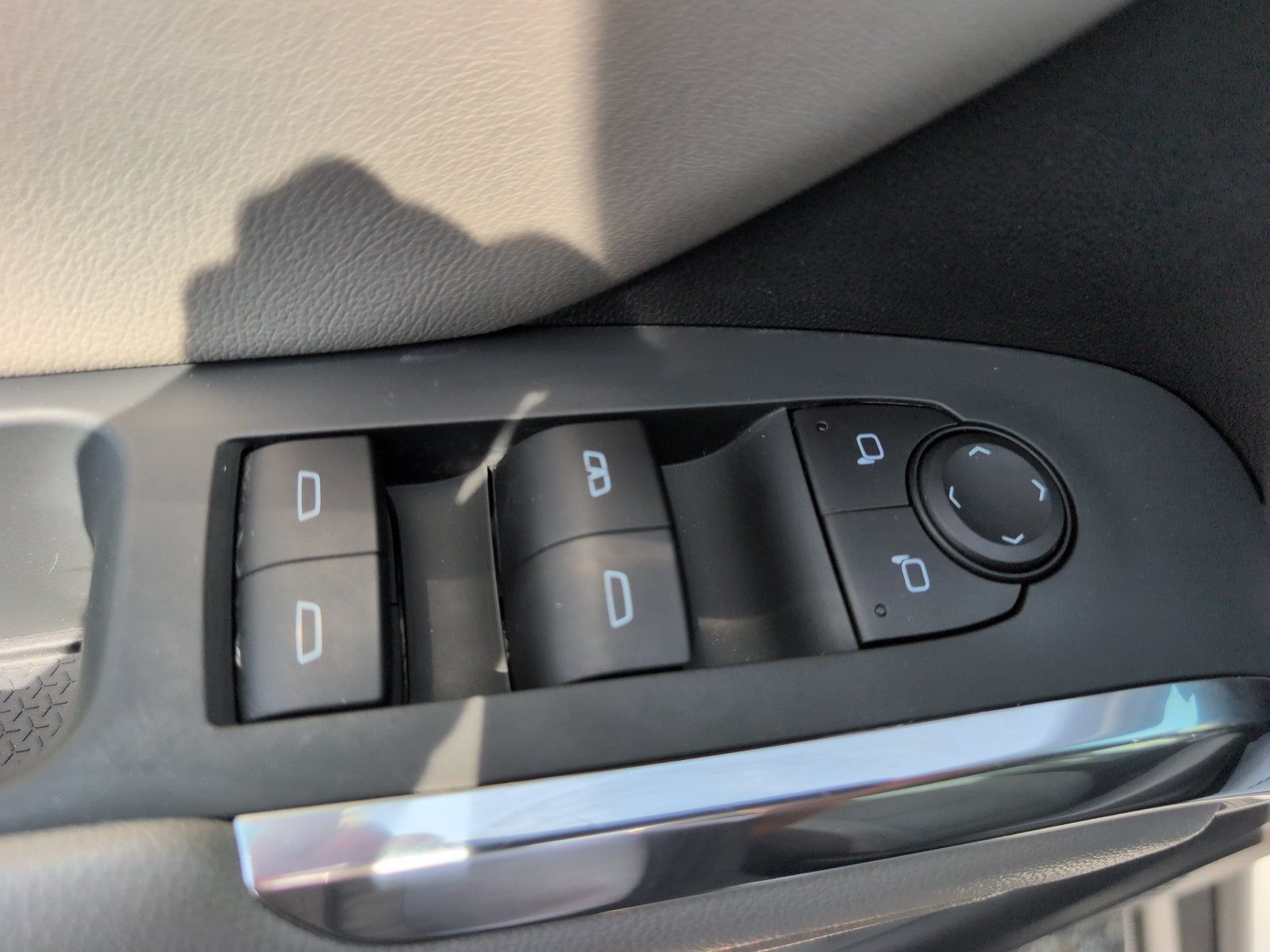 Used 2026 Chevrolet Traverse LT w/ Driver Confidence Package FWD image 18