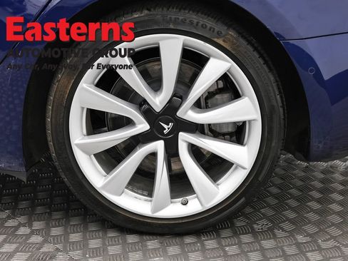 Used 2018 Tesla Model 3 Mid Range image 28