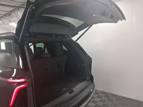 Used 2025 Chevrolet Traverse LT AWD/4WD image 14