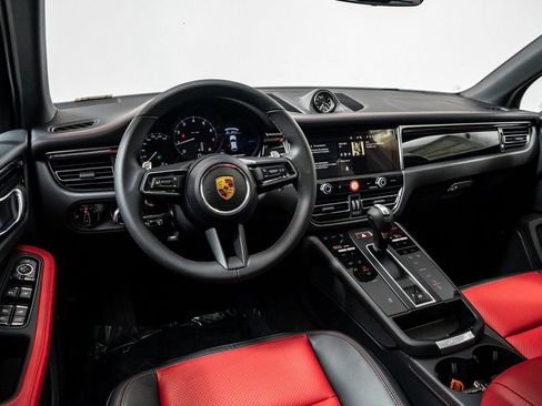 New 2026 Porsche Macan AWD/4WD image 4