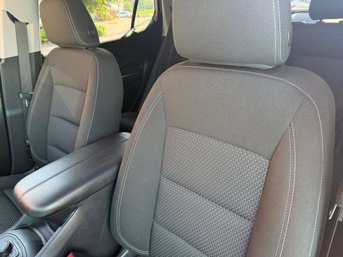 Used 2024 GMC Terrain SLE FWD image 13