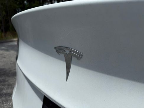 Used 2024 Tesla Model Y Long Range AWD/4WD image 12