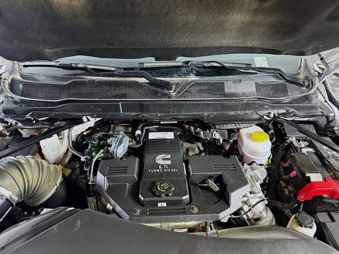 Used 2024 RAM 2500 Laramie w/ Safety Group image 33