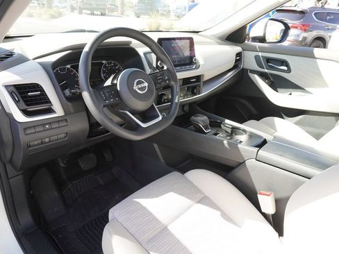 Certified 2023 Nissan Rogue SV FWD image 16